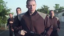 image de Tant qu'il nous reste des fusils à pompe Bande-annonce VF