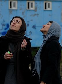 Affiche du film Trois et demi, à voir en streaming sur Play DD Streaming
