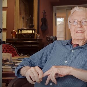 Photo A Savage Art: The Life & Cartoons of Pat Oliphant
