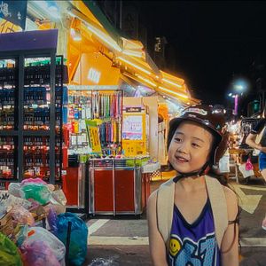 Photo Left-Handed Girl