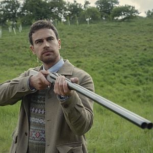 Photo Theo James