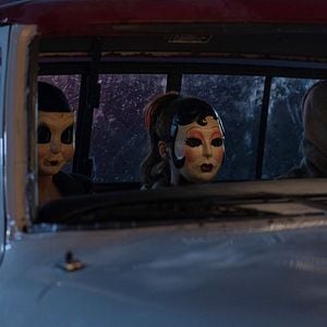 Photo The Strangers - Chapter 3