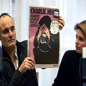 Photo C'est dur d'être aimé par des cons