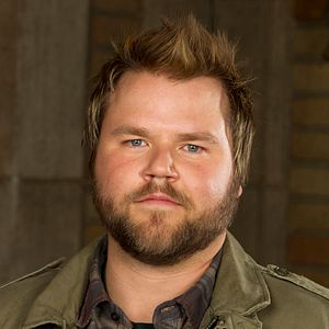 Photo Tyler Labine
