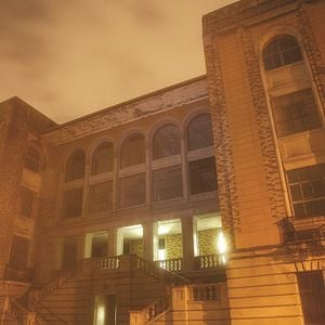 Photo Grave Encounters