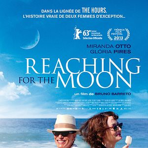 Photo Reaching for the Moon