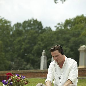 Photo Aden Young