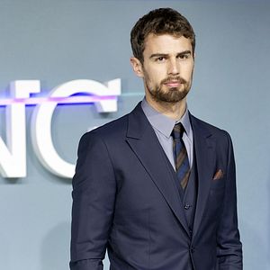 Photo Theo James