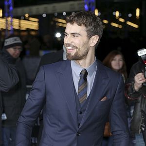 Photo Theo James