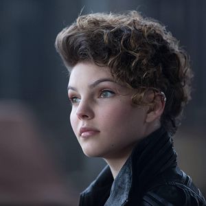 Photo Camren Bicondova