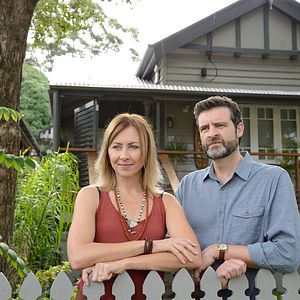 Photo Secrets and Lies (AU)