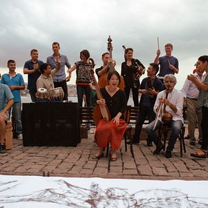 Photo The Music of Strangers