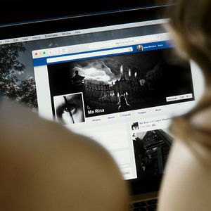 Photo Friend Request