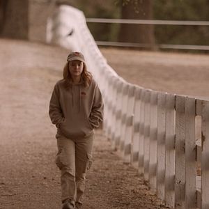 Photo Girl on the Edge