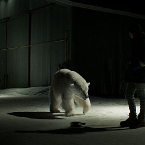 Photo Two Lovers and a Bear