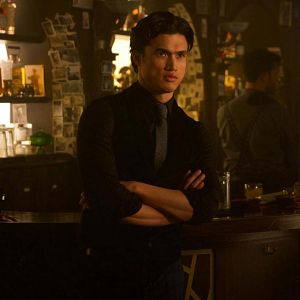 Photo Charles Melton