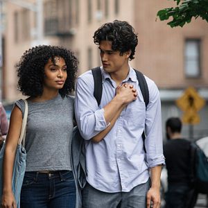 Photo Charles Melton