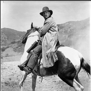 Photo Lee J. Cobb