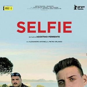 Photo Selfie, avoir 16 ans à Naples
