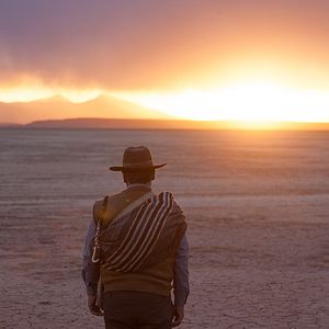 Photo Utama : La Terre Oubliée