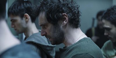 poster de la série Hiver 2018 / Sortir du couloir