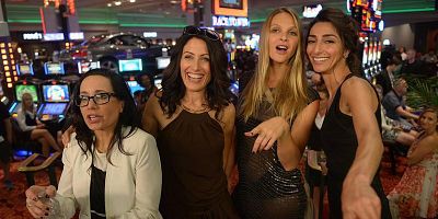 poster de la série Règle 33 : dans le doute, fuyez