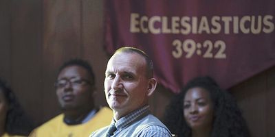 poster de la série Pas de place pour eux dans l’hôtellerie