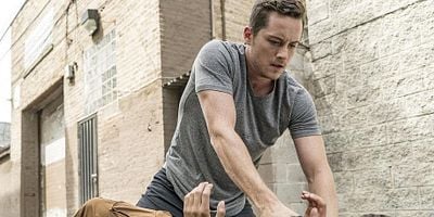 poster de la série Les mots sifflent comme des balles