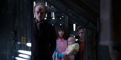 poster de la série Tout commence mal : Partie 1