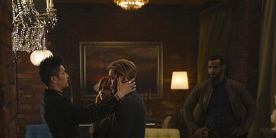 poster de la série À la lumière de l'aube