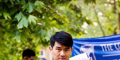 poster de la série Guest: (N.) Someone Who Leaves.