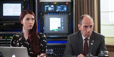 poster de la série Sans frapper, sans sonner