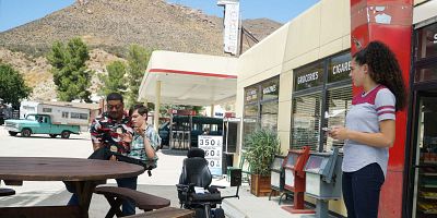 poster de la série W-E-- WE'RE B-A-- BACK!