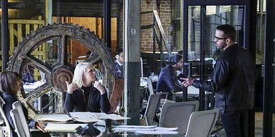 poster de la série Le miroir aux alouettes