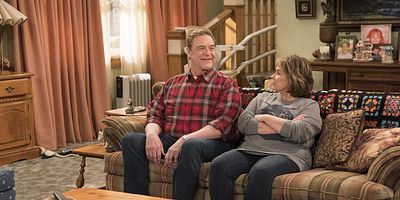 poster de la série No Country for Old Women