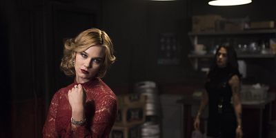 poster de la série Fenêtre sur une pièce vide