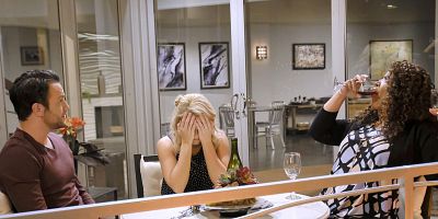 poster de la série Young & Third Wheel