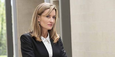 poster de la série Si loin et pourtant si proche