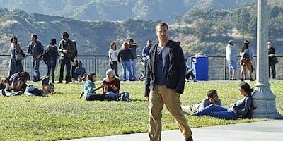 poster de la série Mis sur la touche