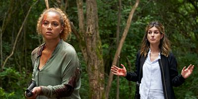 poster de la série Off the Path