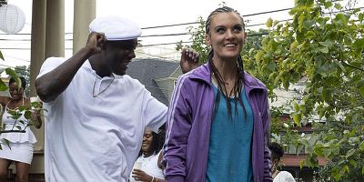 poster de la série Smile More If Lying Fails