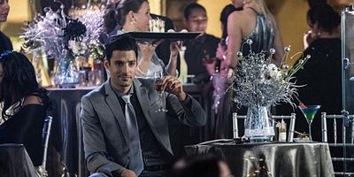 poster de la série Champagne Supernova