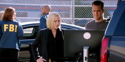 poster de la série Manipulation en ligne