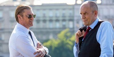 poster de la série Une femme exemplaire