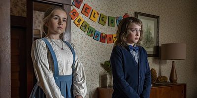 poster de la série Qu'on lui coupe la tête