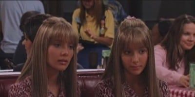 poster de la série On voit double au Tipton !