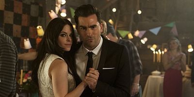 poster de la série La fête-surprise