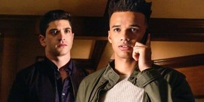 poster de la série Deux pas