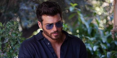 poster de la série Bay Yanlış 6.Bölüm