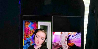 poster de la série Tout est déprimant en ce moment